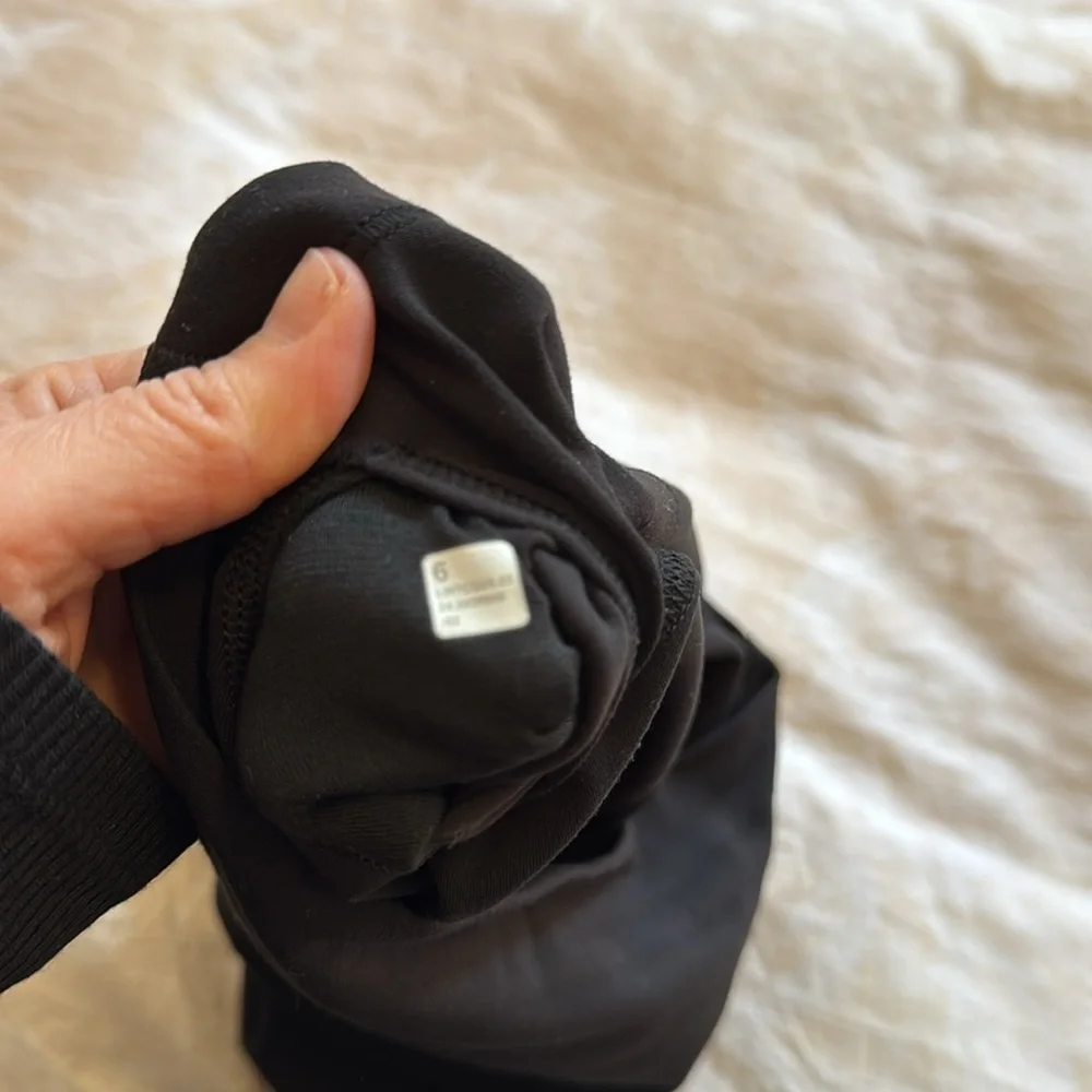 Black Lululemon Micro Shorts Align - Picture 4 of 4